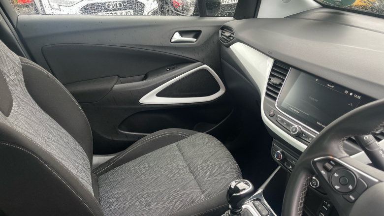 Vauxhall Crossland X 1.2T [110] SRi Nav 5dr [6 Spd] [S/S] Petrol Hatchback